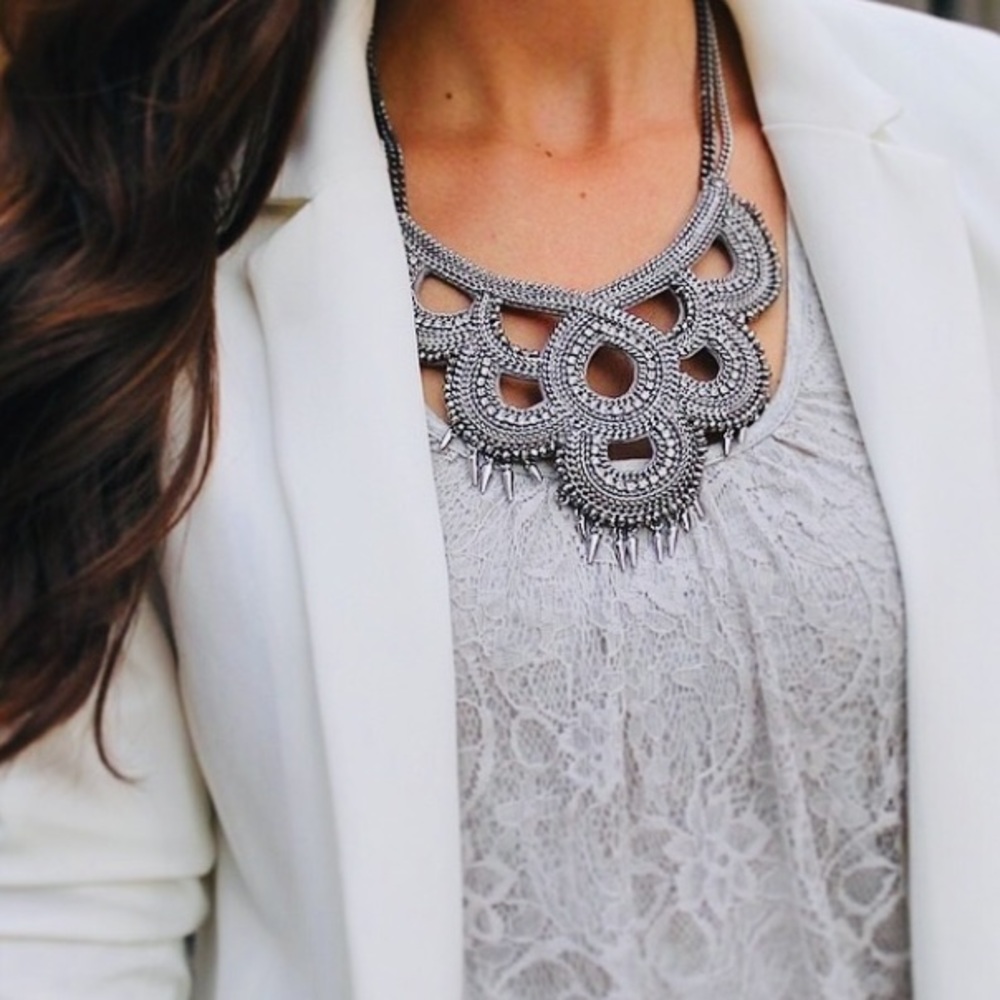 :: ⚔️BOSS⚔️Talulah Silver+Crystal Bib Necklace - Picture 4 of 9